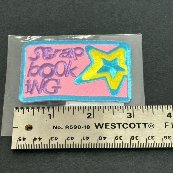 Girl Scout Brownie Scrap Booking Badge NEW IN PACKAGE - Picture 5 of 5